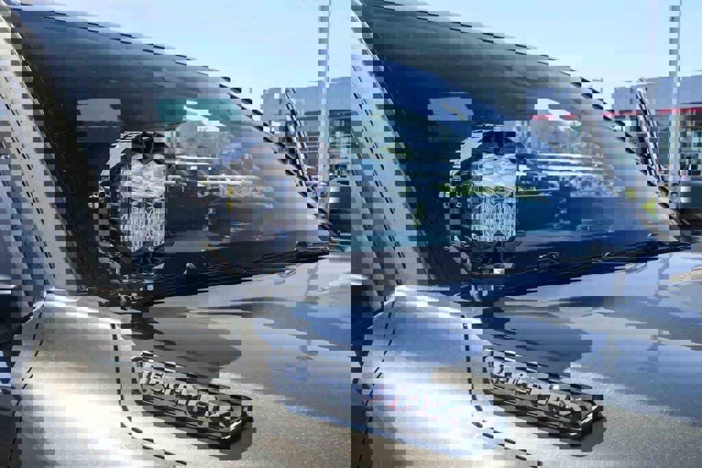 Used 2025 Toyota Tacoma TRD Sport w/ TRD Sport Upgrade Package image 37