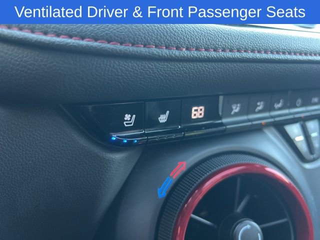 Used 2021 Chevrolet Blazer RS w/ Enhanced Convenience Package image 21