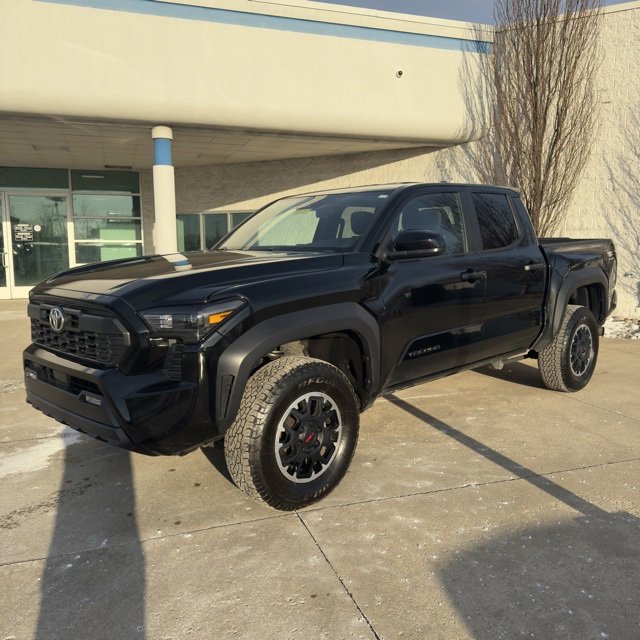 Used 2024 Toyota Tacoma TRD Off-Road image 7