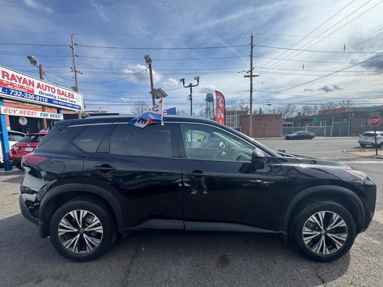 Used 2021 Nissan Rogue SV w/ Premium Package image 8