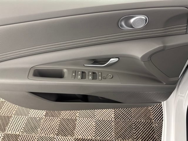 Certified 2025 Hyundai Elantra SEL FWD image 24