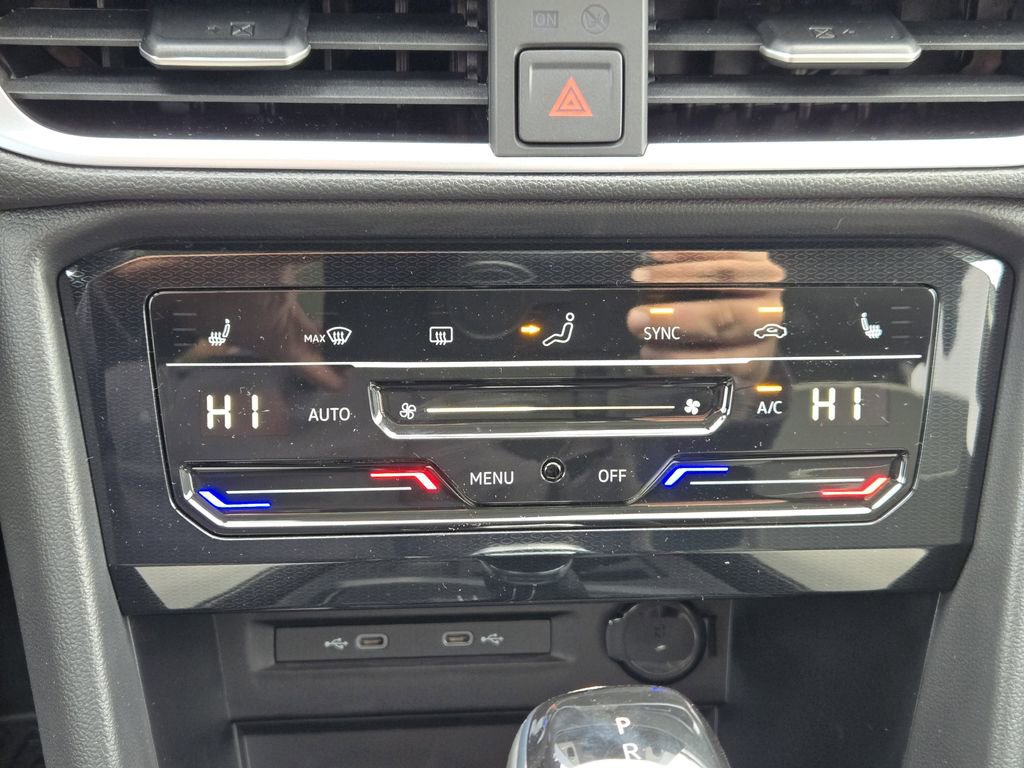 New 2026 Volkswagen Taos SE image 16