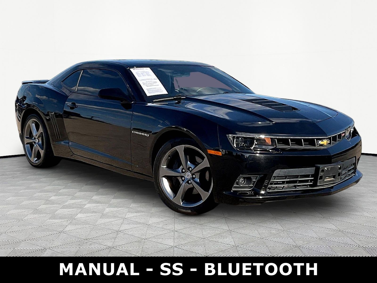 Used 2014 Chevrolet Camaro SS w/ RS Package RWD image 3
