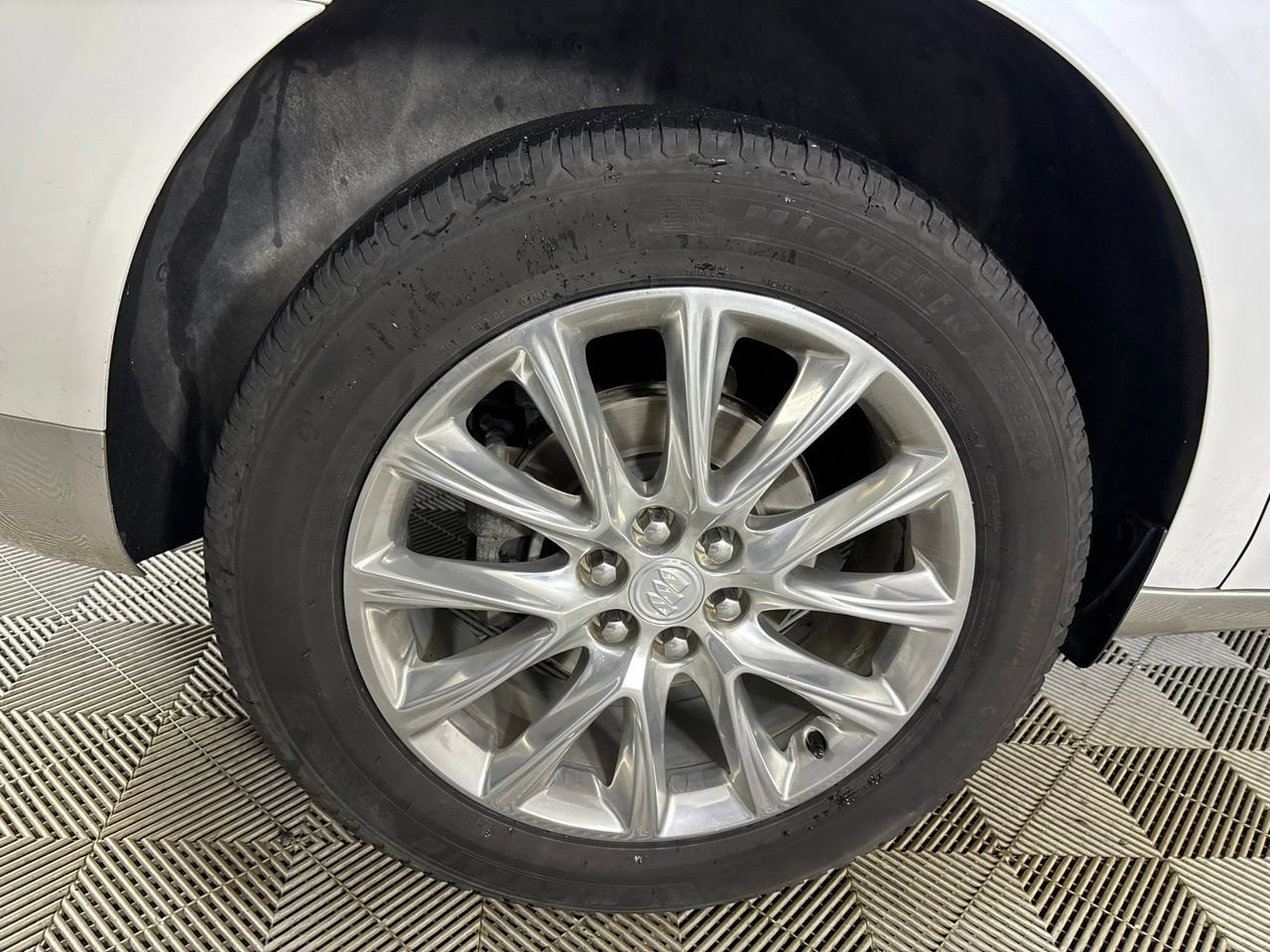 Used 2019 Buick Enclave Premium w/ Experience Buick Package AWD/4WD image 32