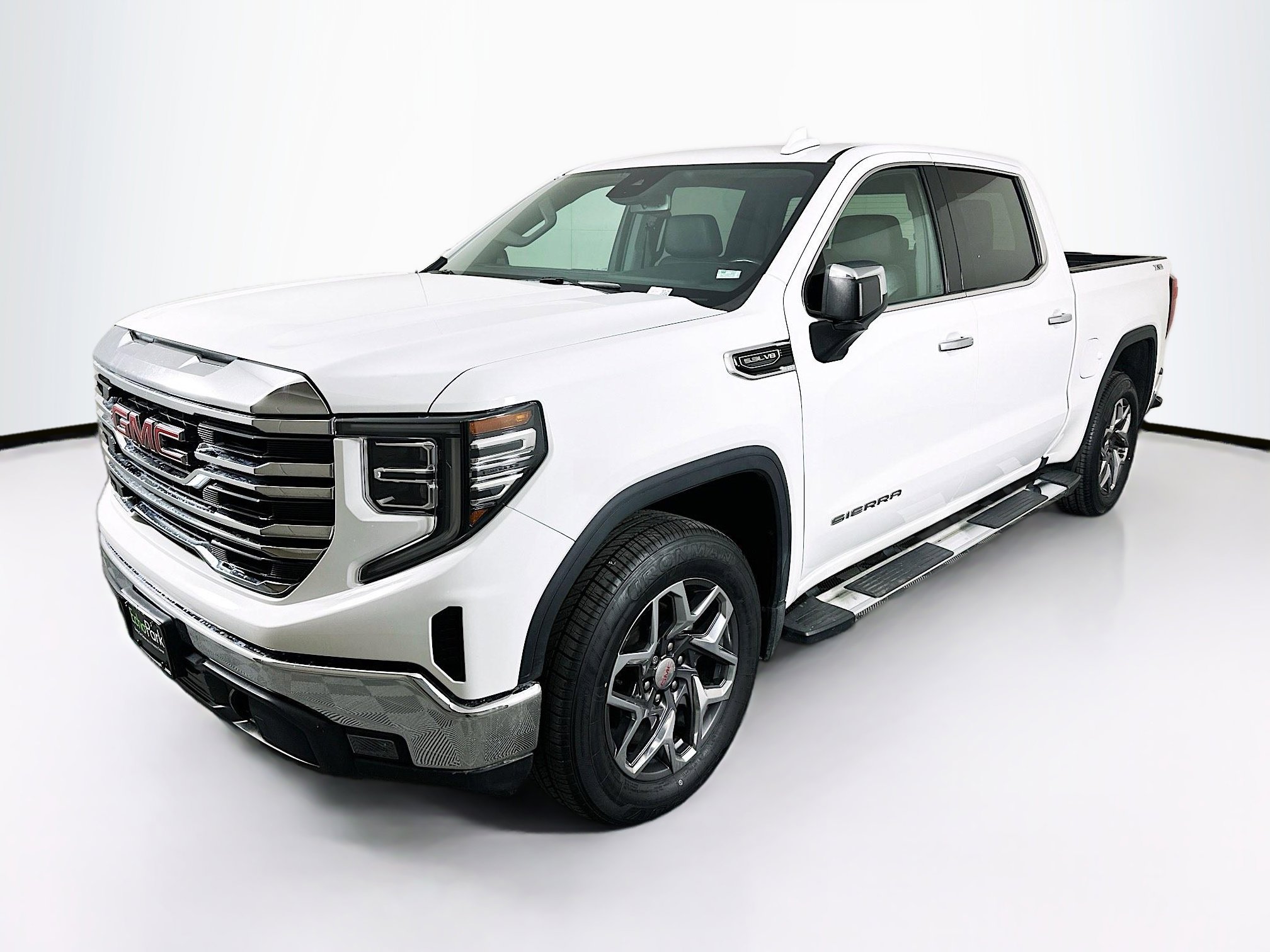 Used 2022 GMC Sierra 1500 SLT w/ X31 Off-Road Package image 3