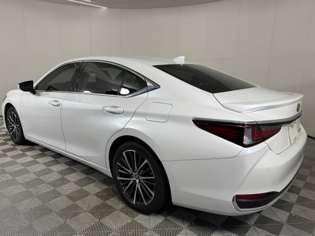 Certified 2023 Lexus ES 300h w/ Premium Package FWD image 4