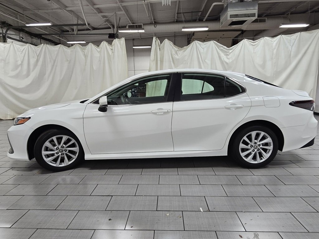 Used 2024 Toyota Camry LE image 11