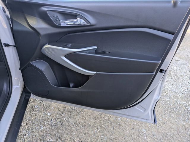 New 2026 Chevrolet Trax RS w/ Sunroof Package image 31