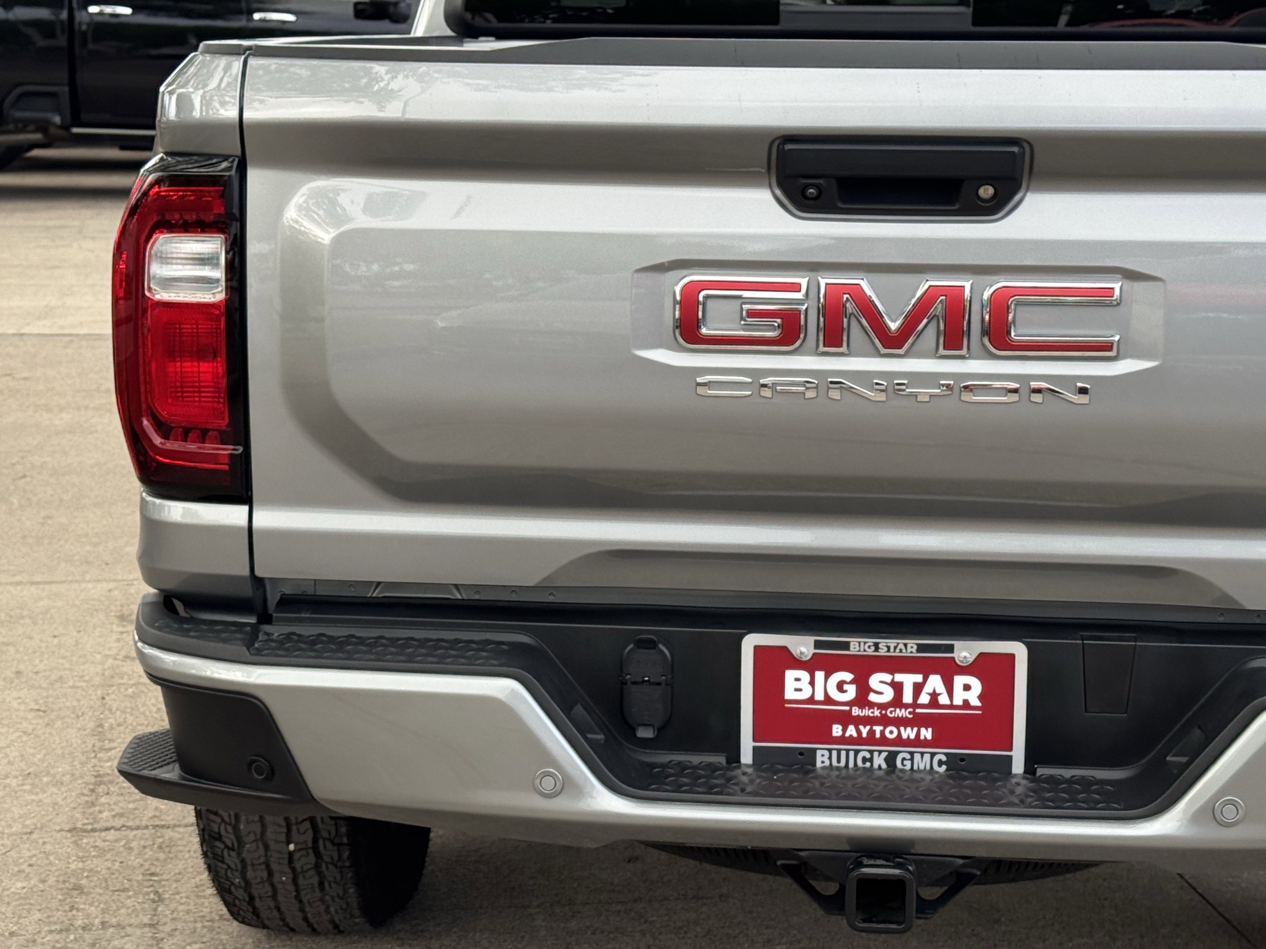 Used 2025 GMC Canyon Elevation w/ Convenience Package image 12