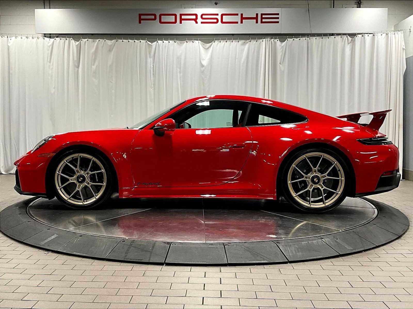 Used 2025 Porsche 911 Carrera GTS image 2