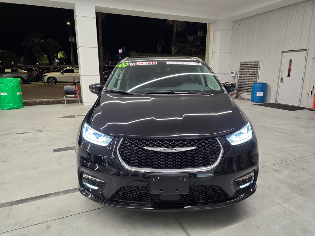 Certified 2024 Chrysler Pacifica Touring-L image 8