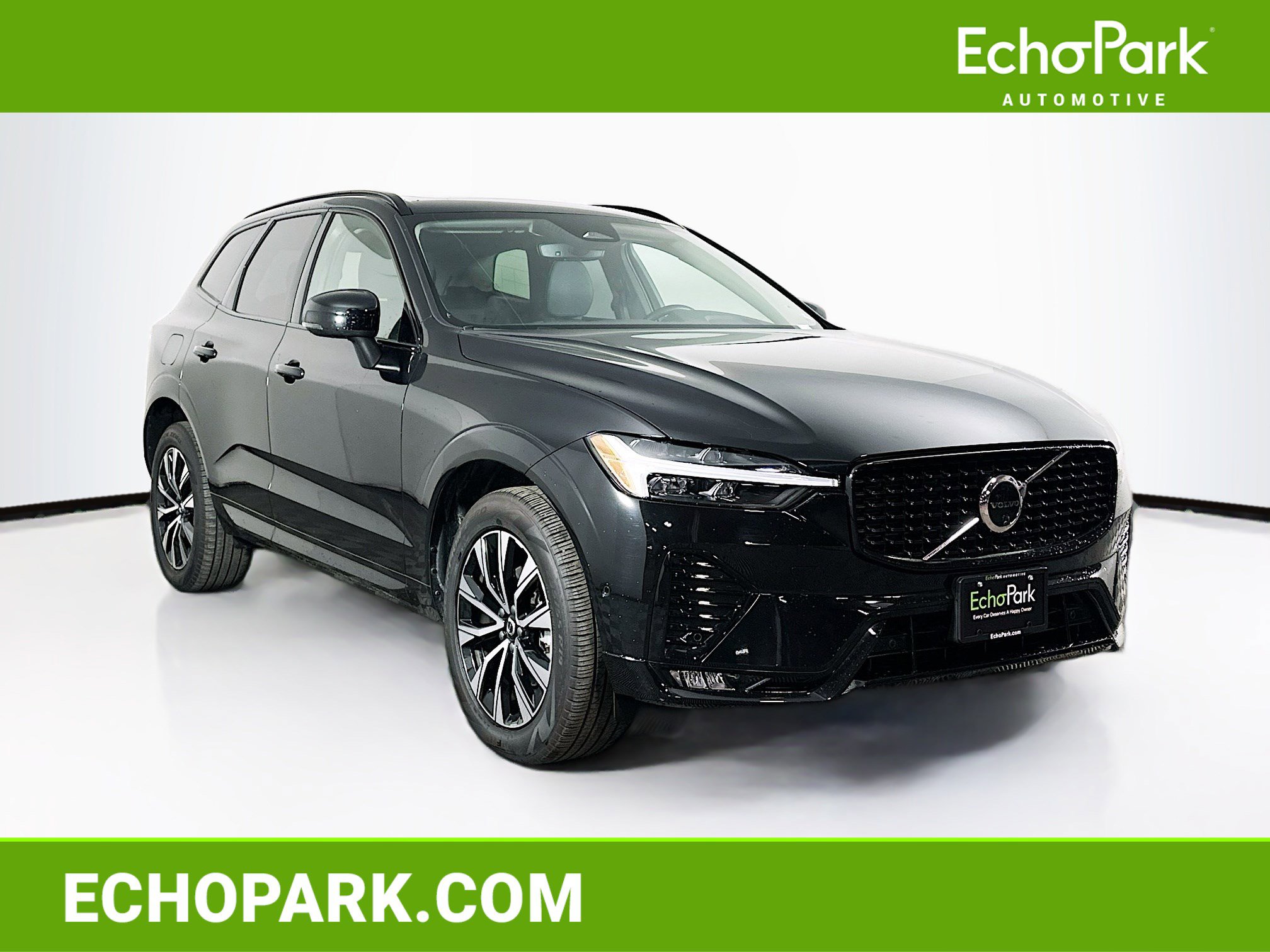 Used 2025 Volvo XC60 B5 Plus image 1