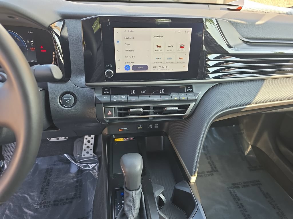 Used 2025 Toyota Camry SE w/ Convenience Package FWD image 20