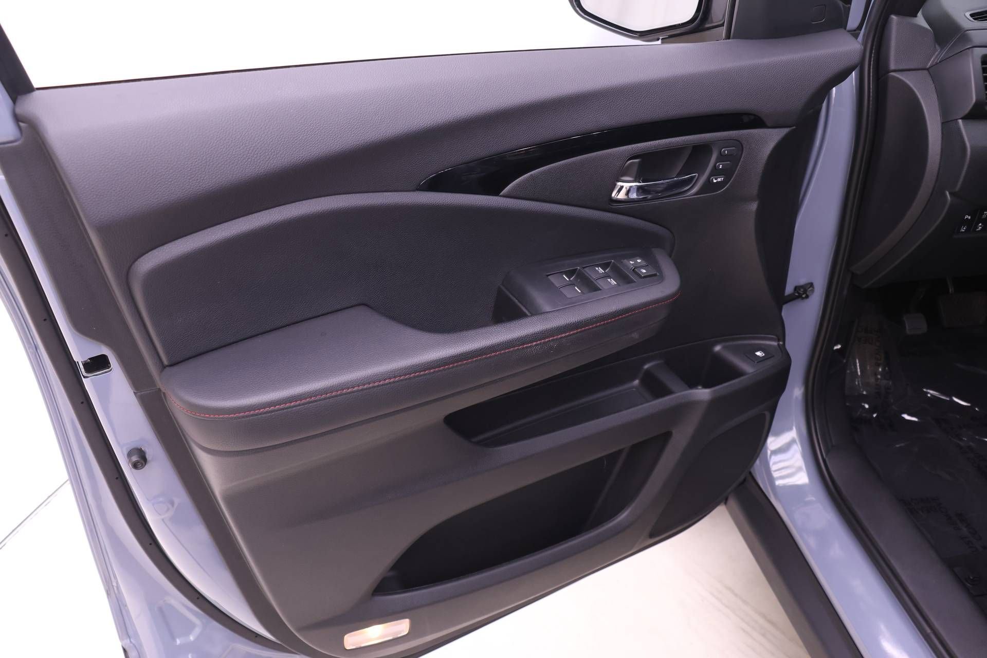 Certified 2023 Honda Ridgeline Black Edition image 9