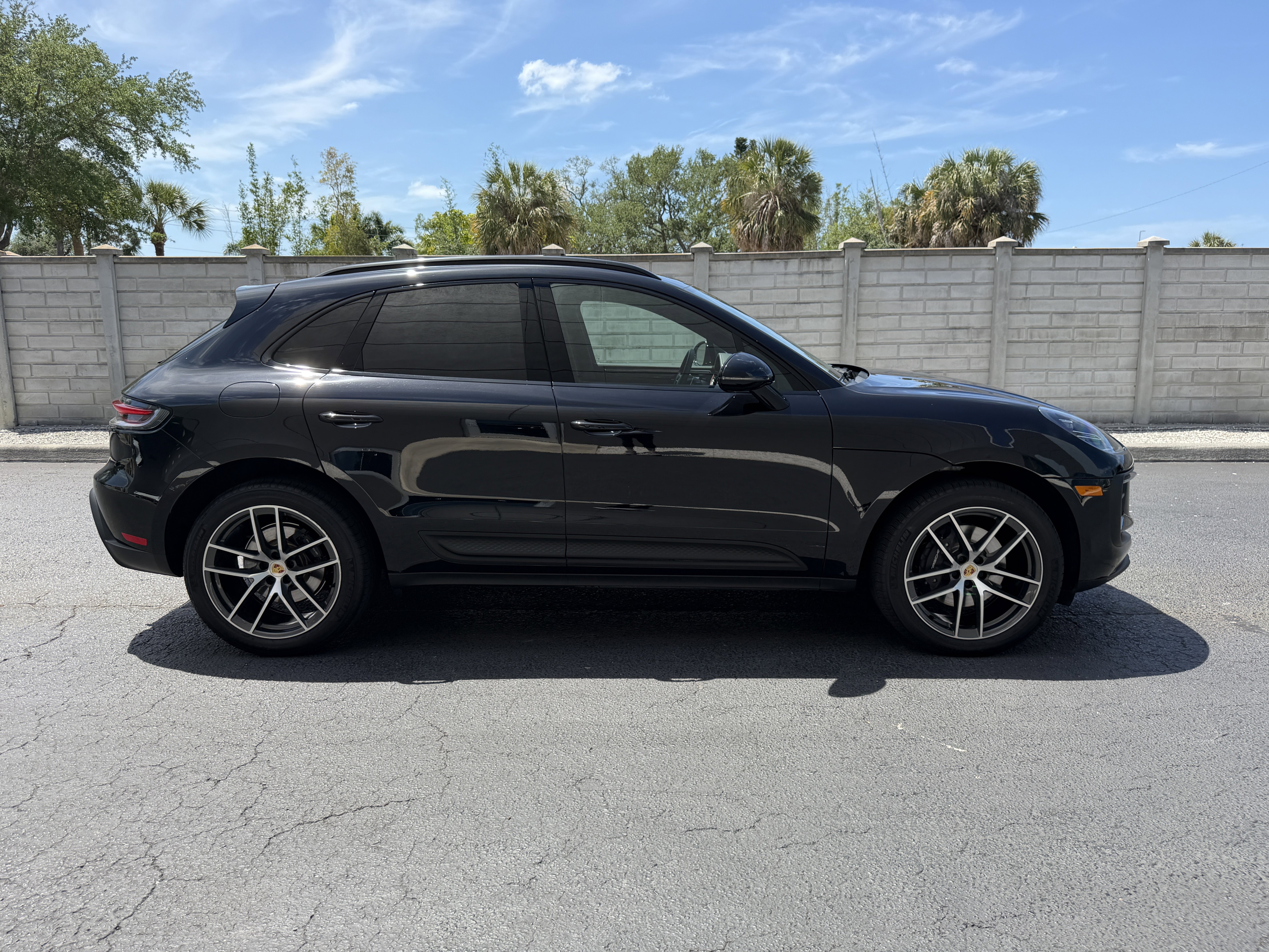 Certified 2025 Porsche Macan image 7