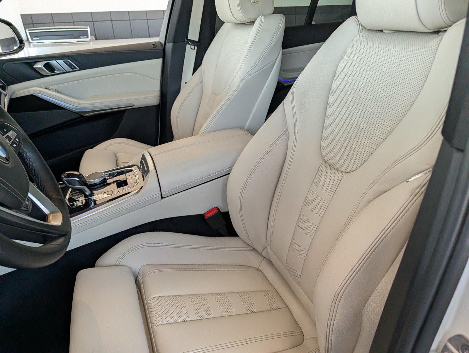 Used 2021 BMW X5 xDrive40i w/ Premium Package AWD/4WD image 10