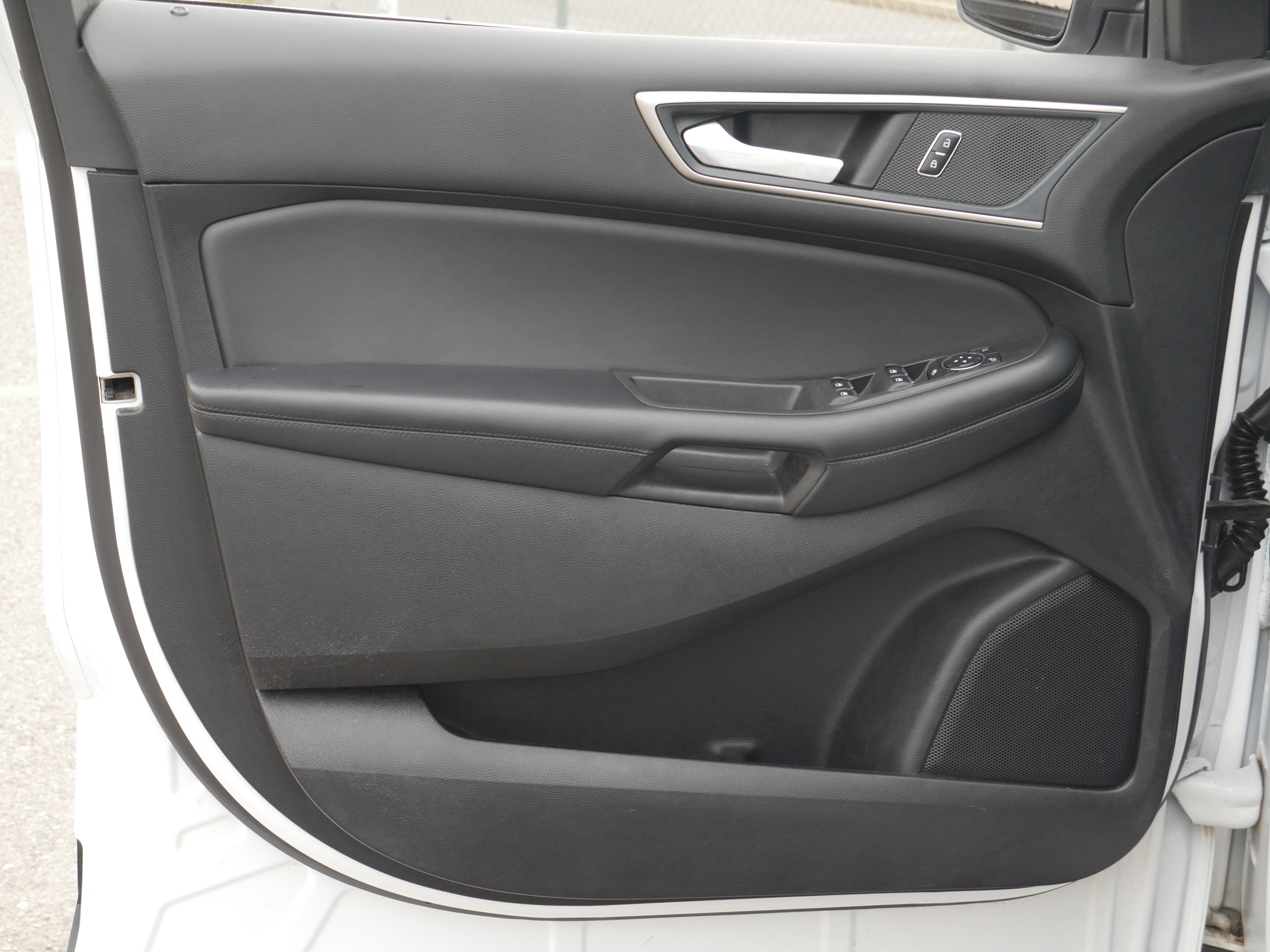 Used 2024 Ford Edge SEL w/ Convenience Package image 37