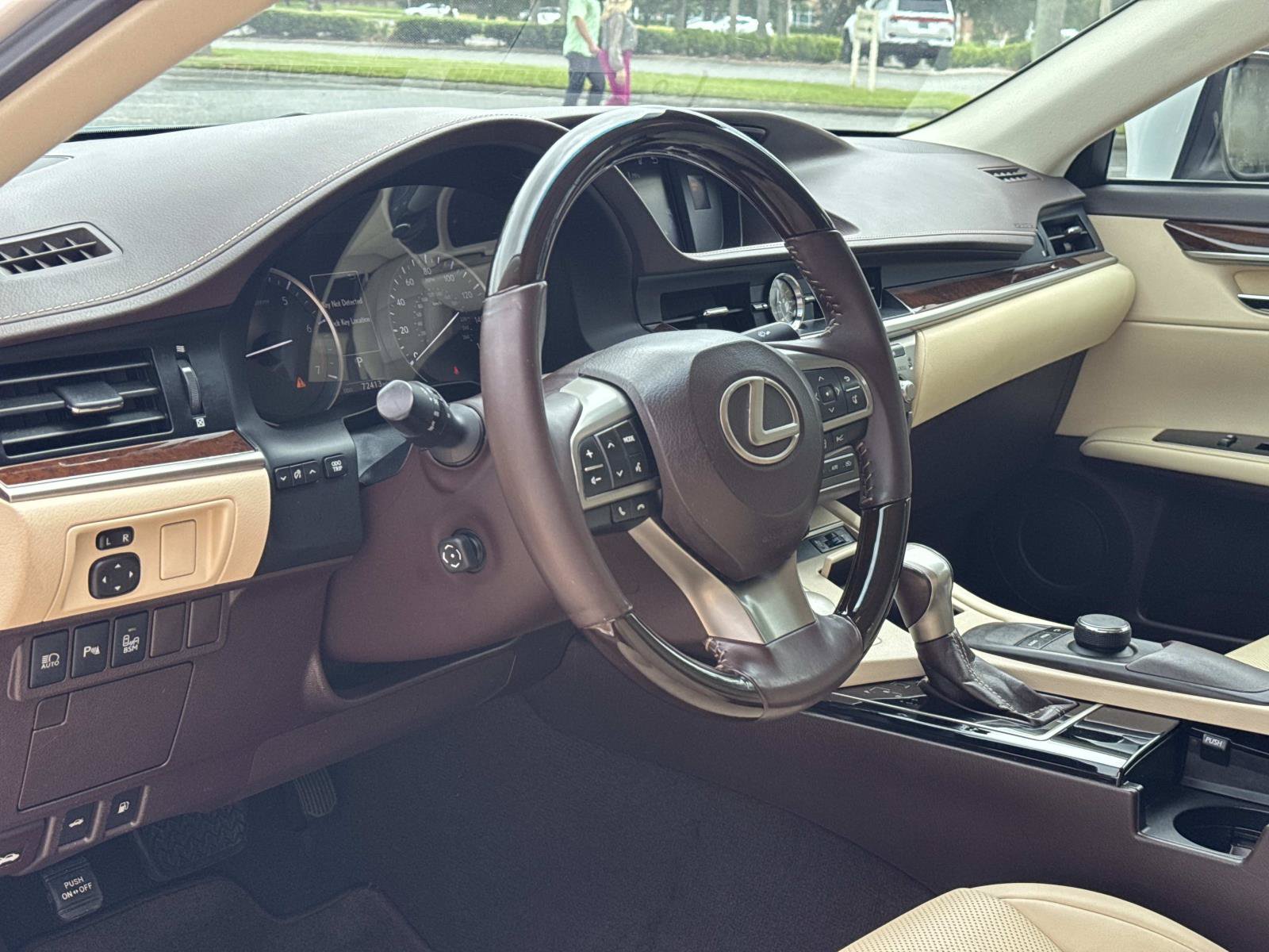 Used 2017 Lexus ES 350 w/ Premium Package FWD image 15