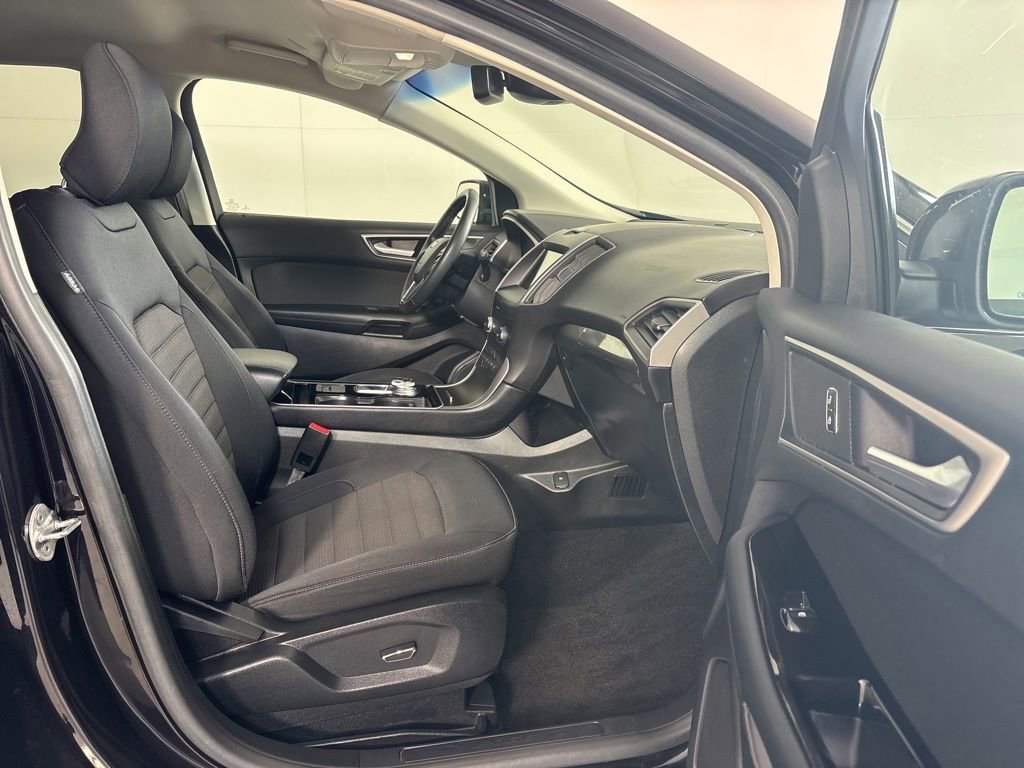 Used 2019 Ford Edge SEL image 12