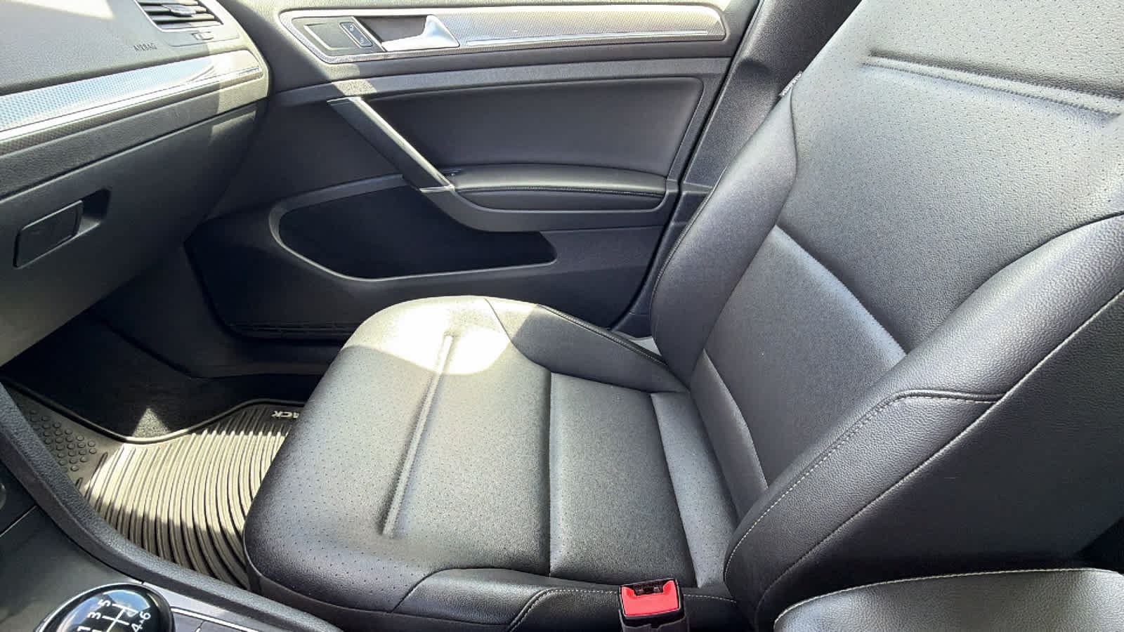 Used 2018 Volkswagen Golf Alltrack SE AWD/4WD image 12