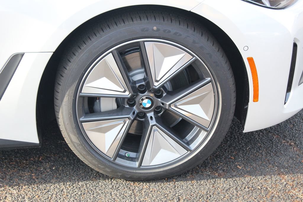 New 2026 BMW i4 xDrive40i w/ Premium Package AWD/4WD image 12