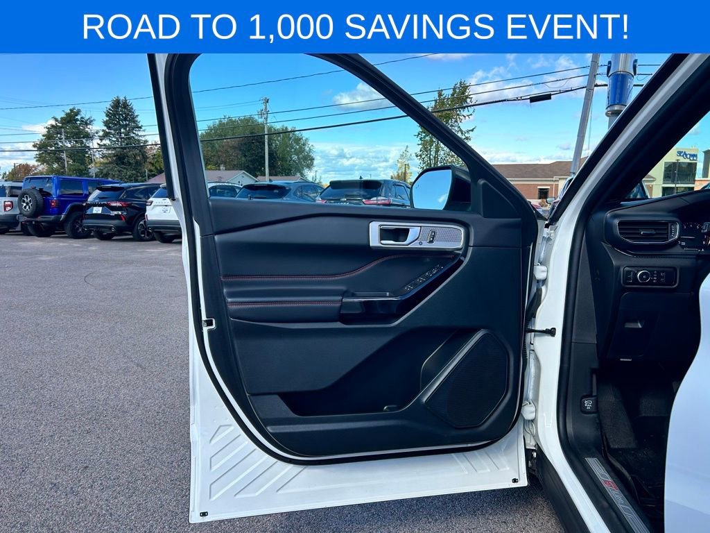 Certified 2023 Ford Explorer ST-Line w/ Class IV Trailer Tow Package image 12