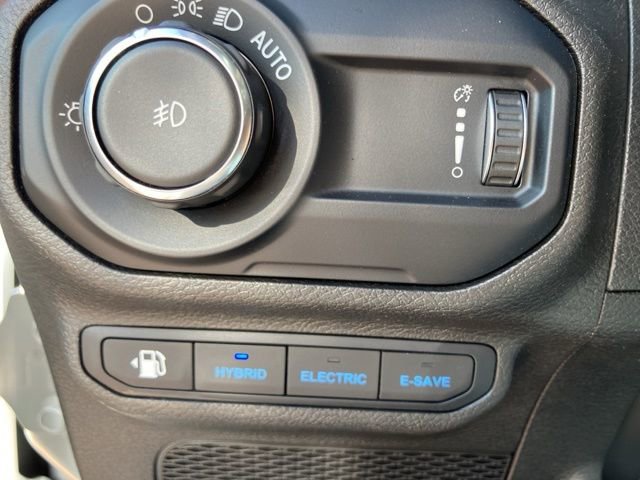 Used 2023 Jeep Wrangler Unlimited Sahara w/ Cold Weather Group image 17