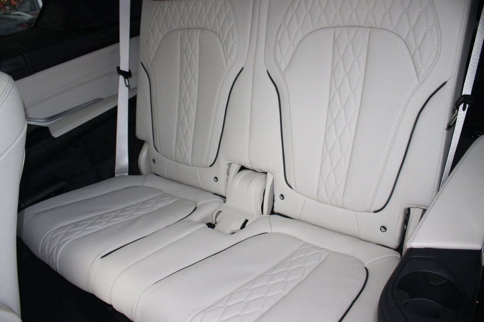 New 2026 BMW X7 M60i image 33