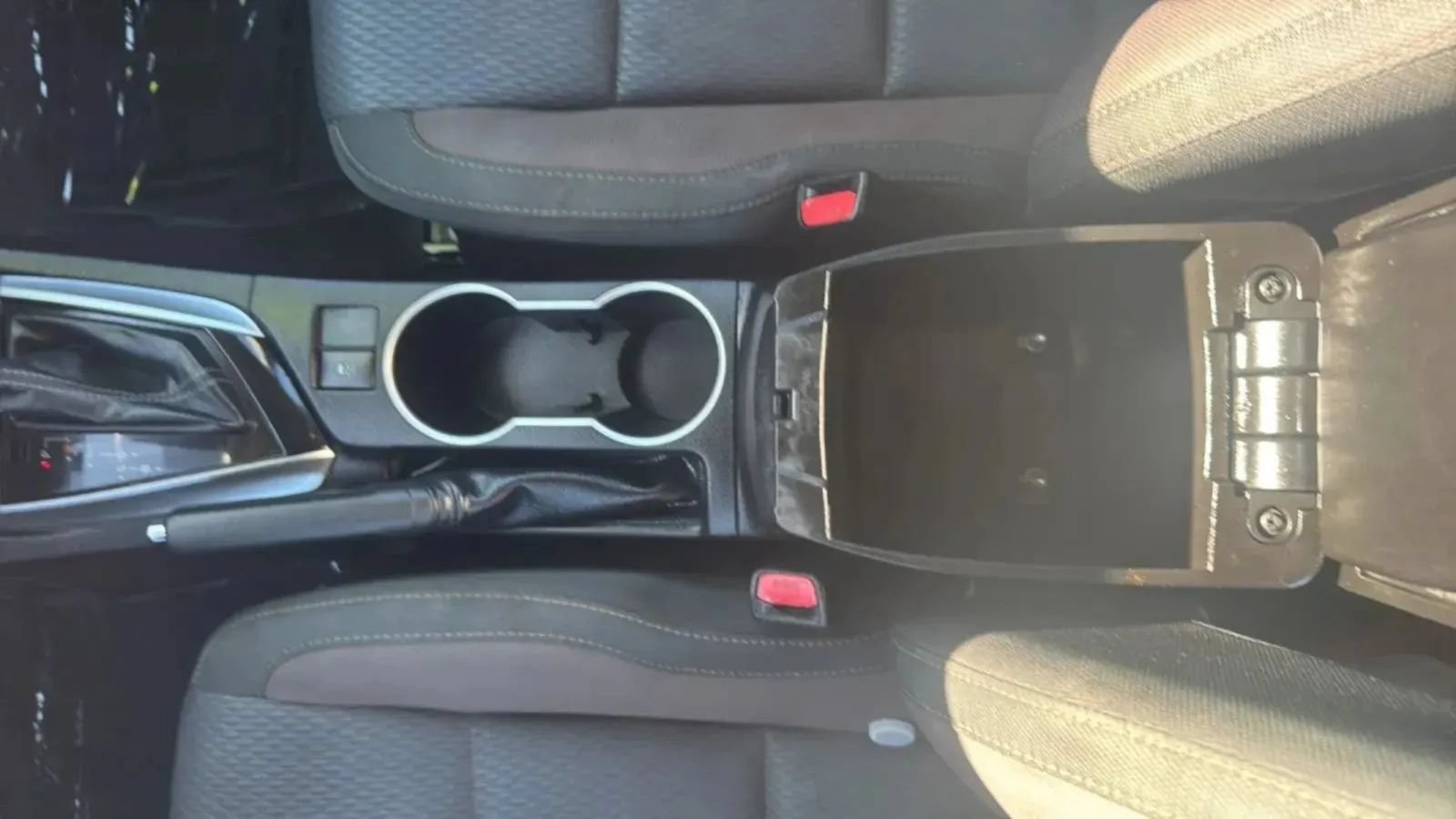 Used 2019 Toyota Corolla LE FWD image 18