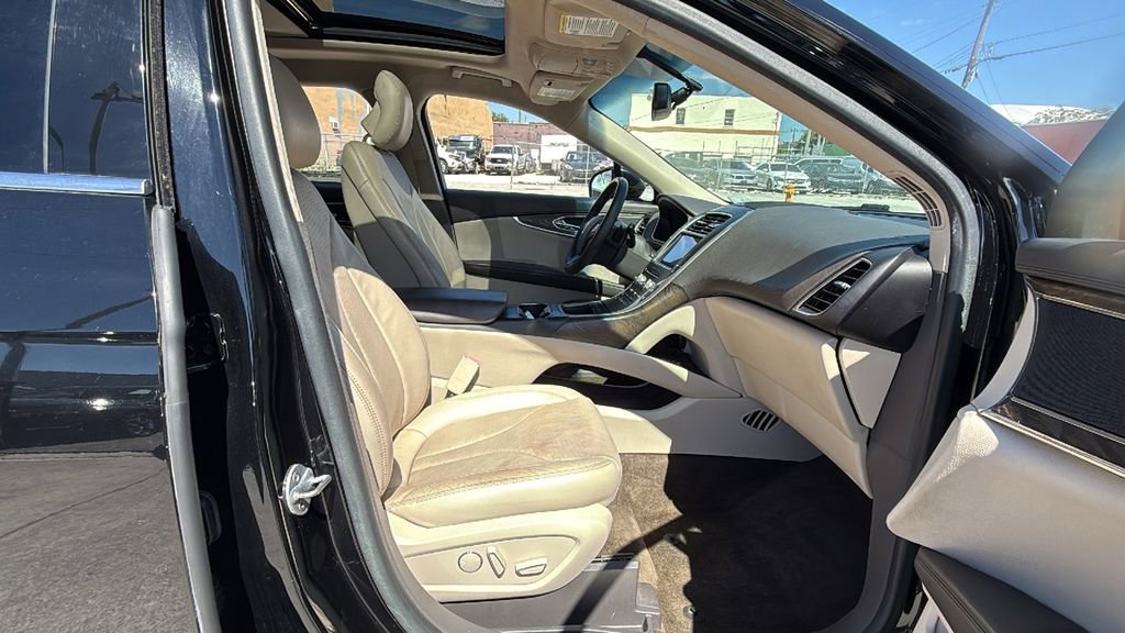 Used 2017 Lincoln MKX Reserve image 34