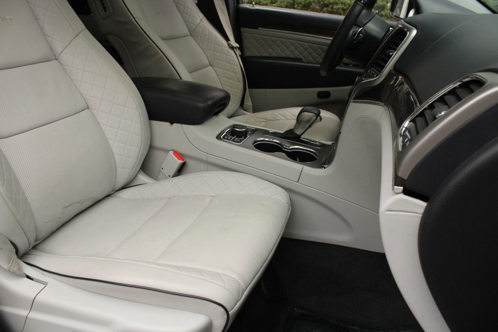 Used 2017 Jeep Grand Cherokee Summit AWD/4WD image 34