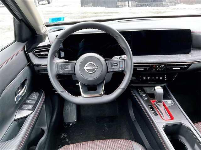 Used 2025 Nissan Kicks SR image 5