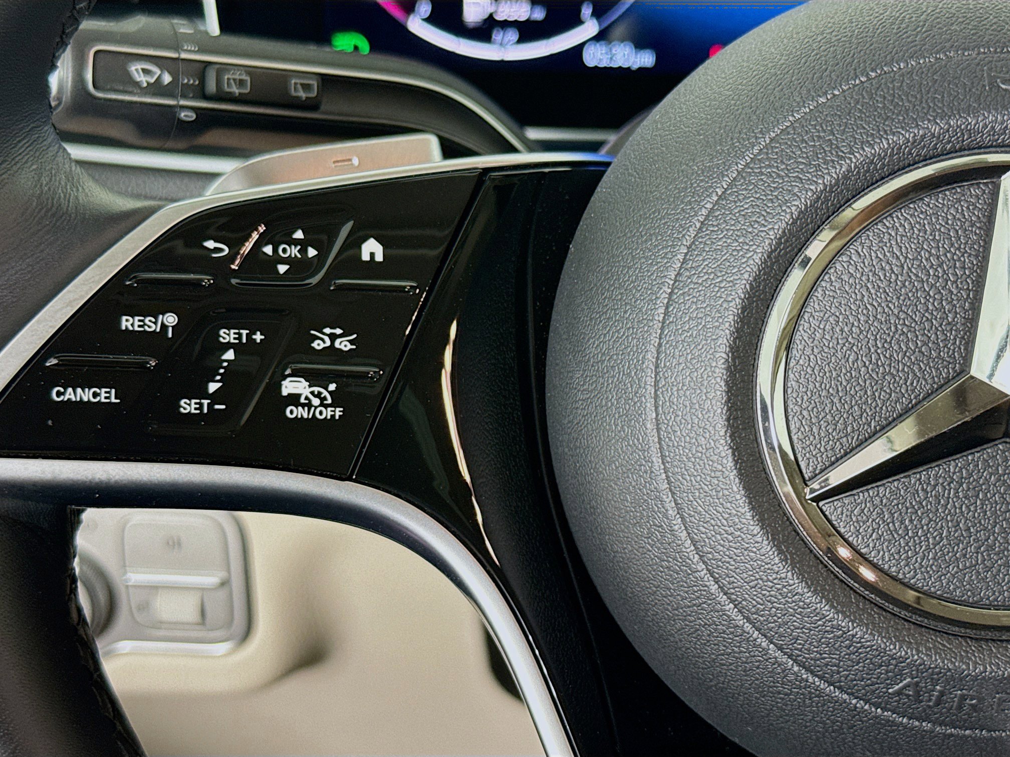 Used 2025 Mercedes-Benz GLE 450e 4MATIC image 13