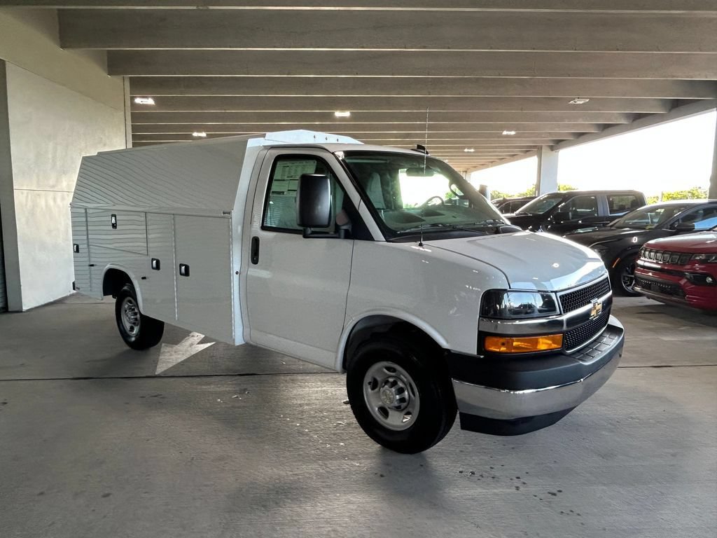 New 2026 Chevrolet Express 3500 w/ Power Convenience Package RWD image 3