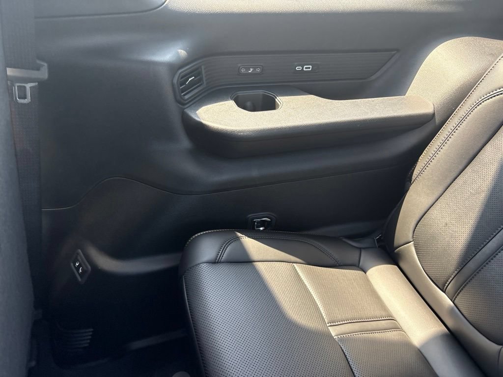 New 2026 Jeep Grand Wagoneer 4WD image 38