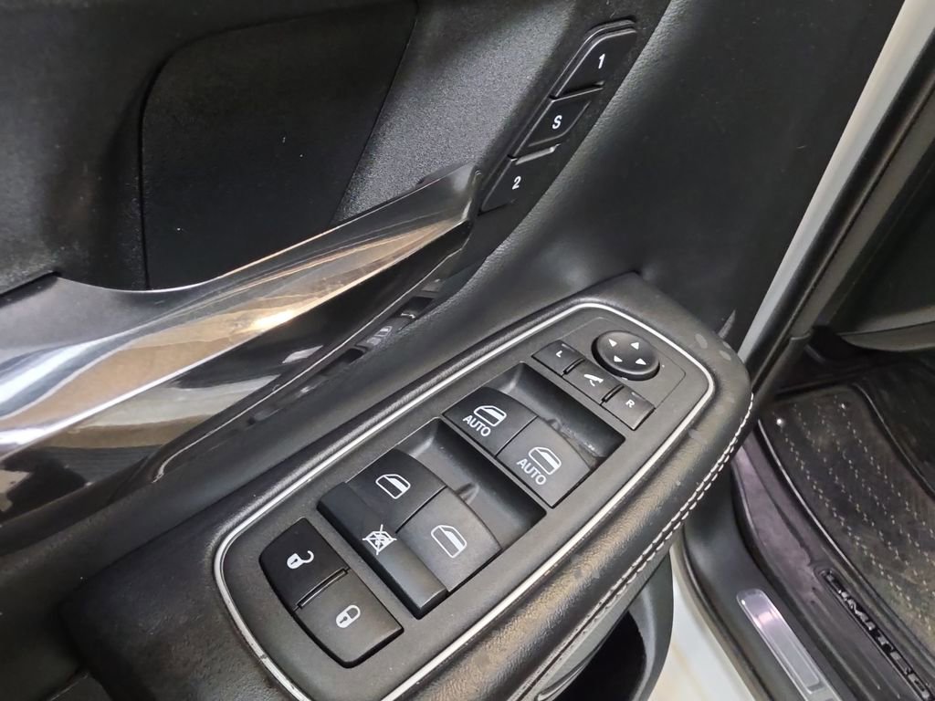 Used 2022 RAM 1500 Limited w/ Body Color Bumper Group AWD/4WD image 12