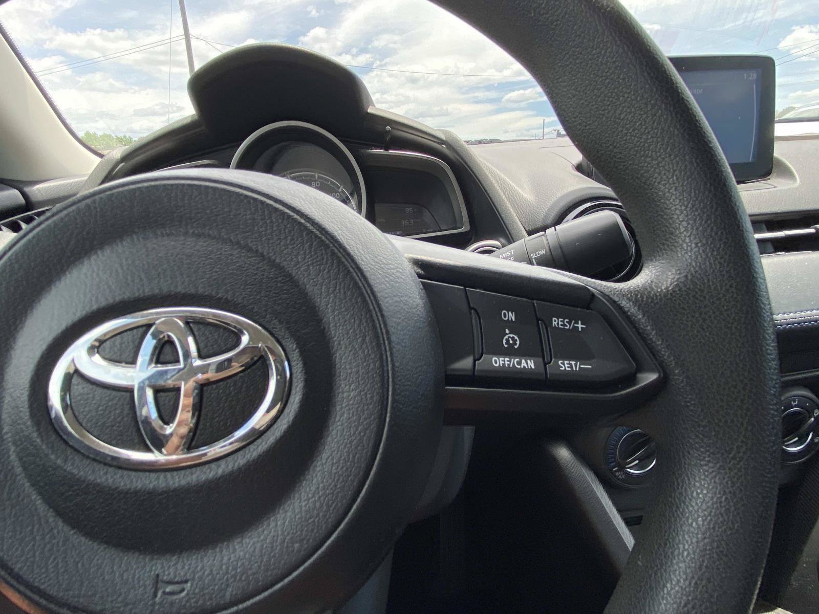 Used 2020 Toyota Yaris LE FWD image 33
