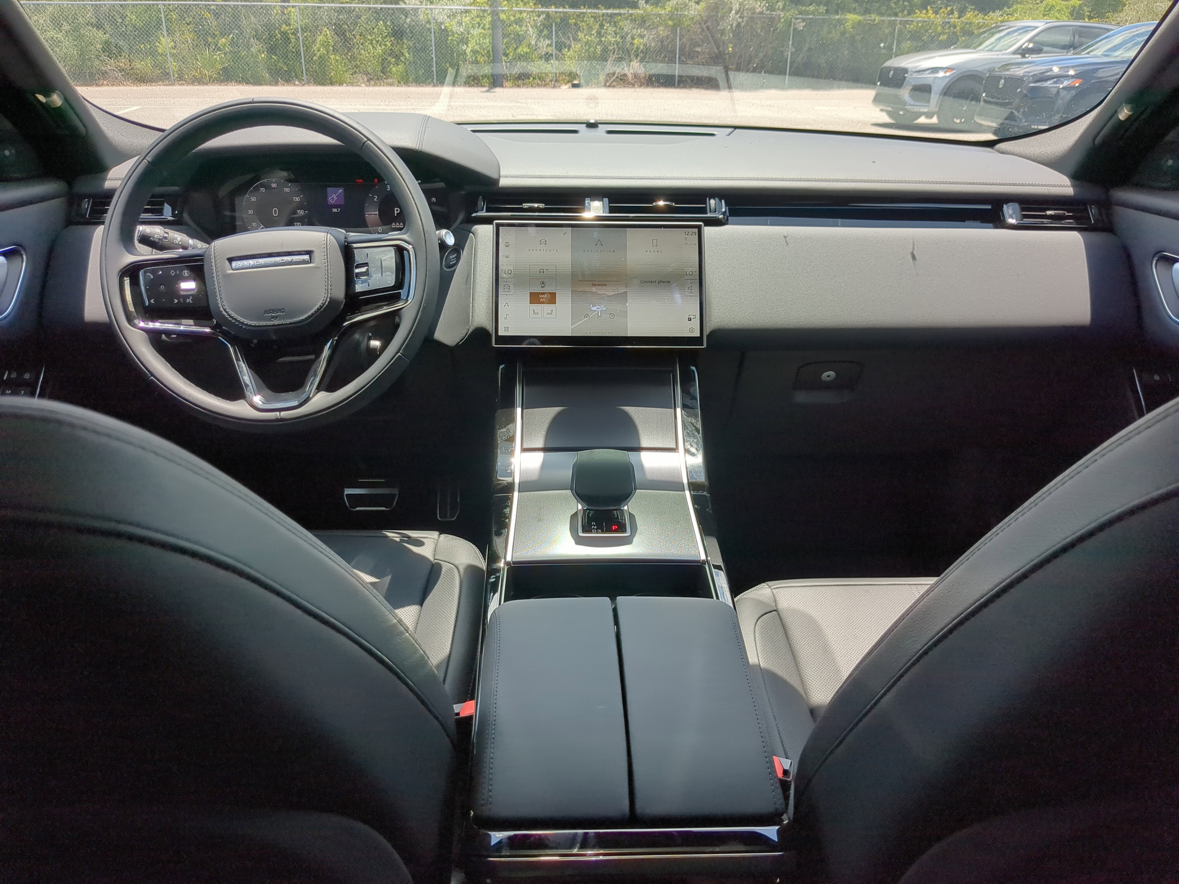 New 2026 Land Rover Range Rover Velar Dynamic SE image 12