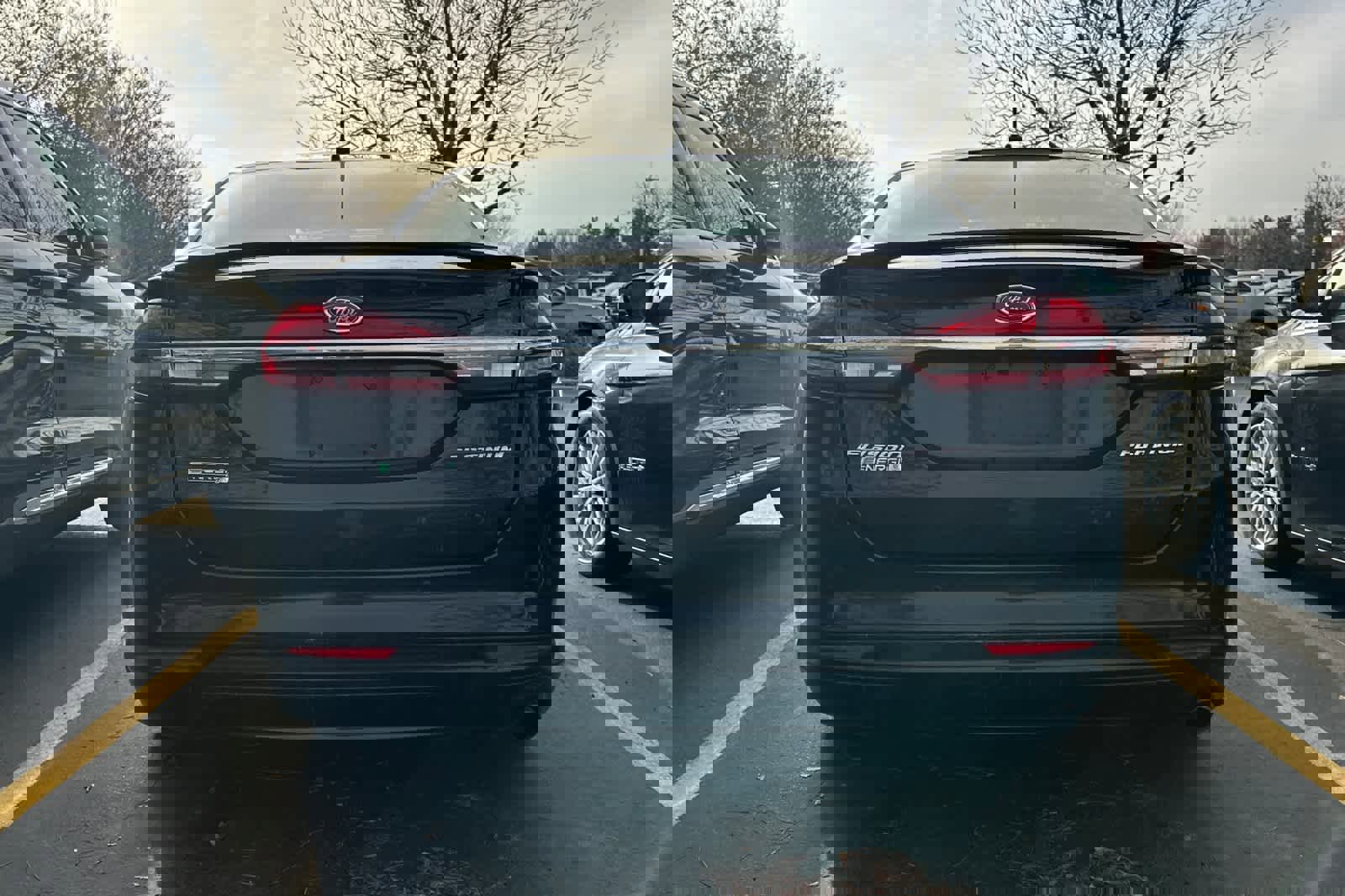 Used 2017 Ford Fusion Energi Platinum image 4