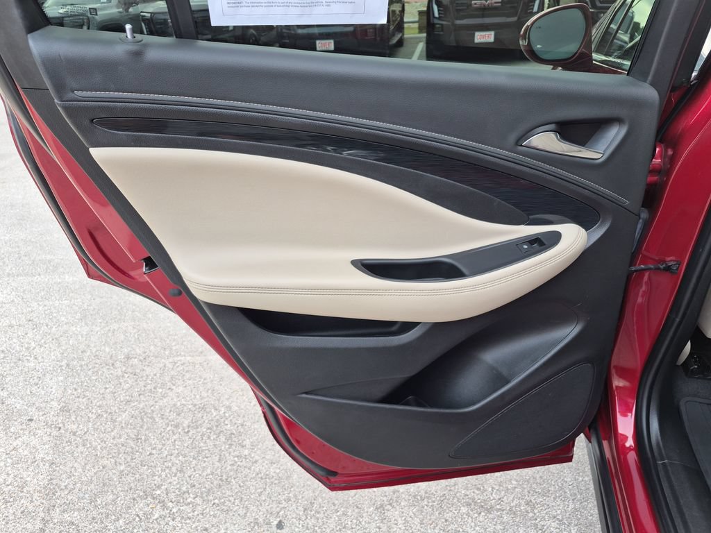 Used 2017 Buick Envision Essence FWD image 34