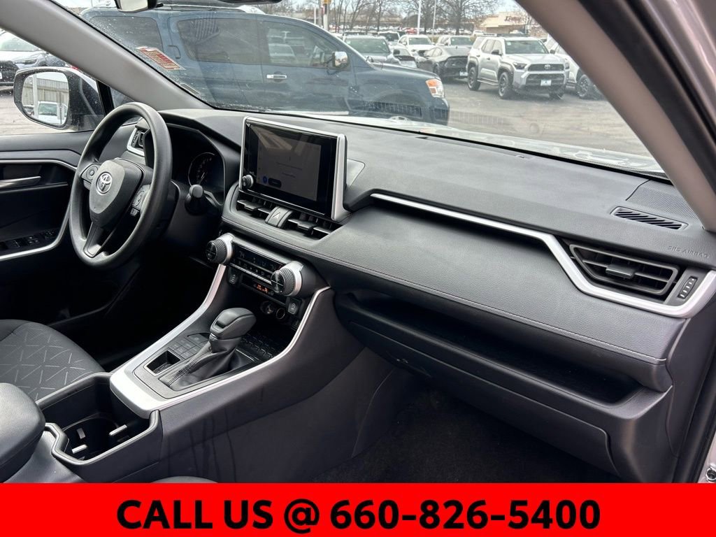Used 2025 Toyota RAV4 XLE image 7