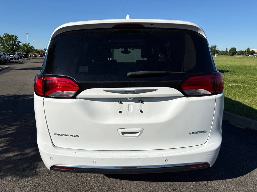 Used 2020 Chrysler Pacifica Limited FWD image 8