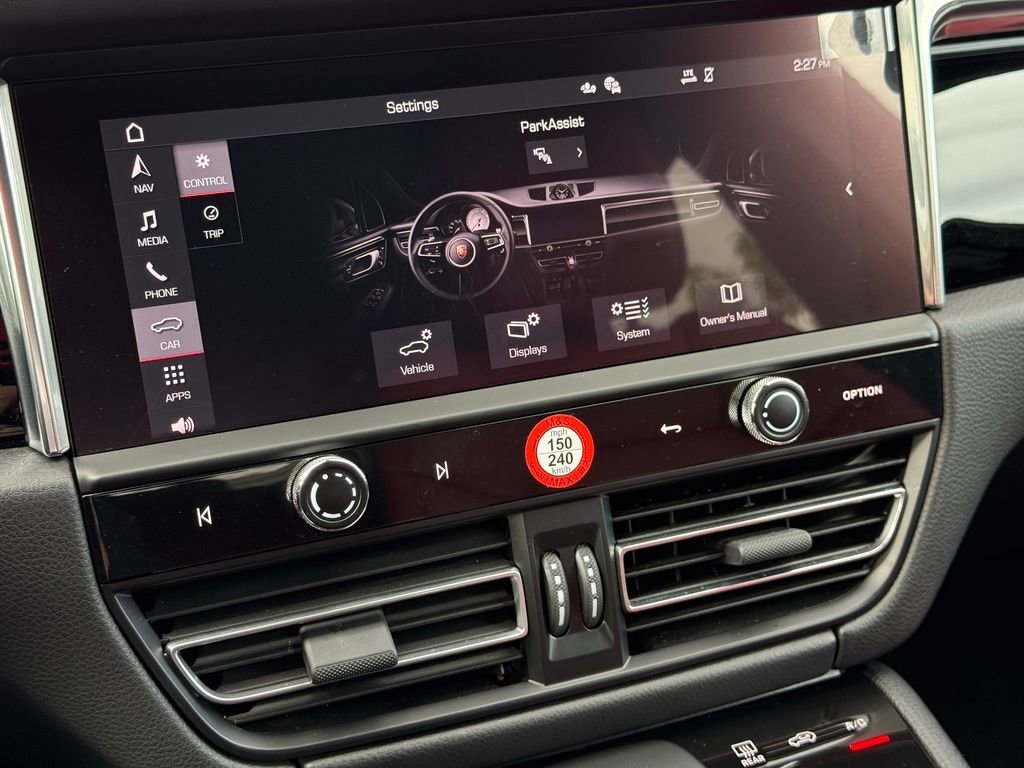 Used 2025 Porsche Macan image 21