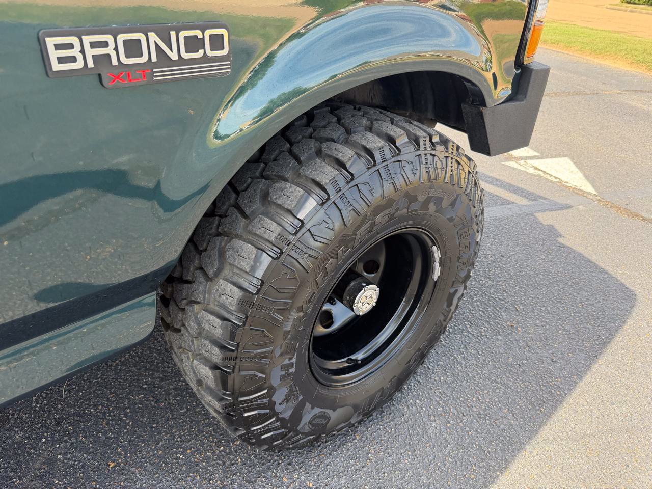 Used 1993 Ford Bronco XLT AWD/4WD image 26
