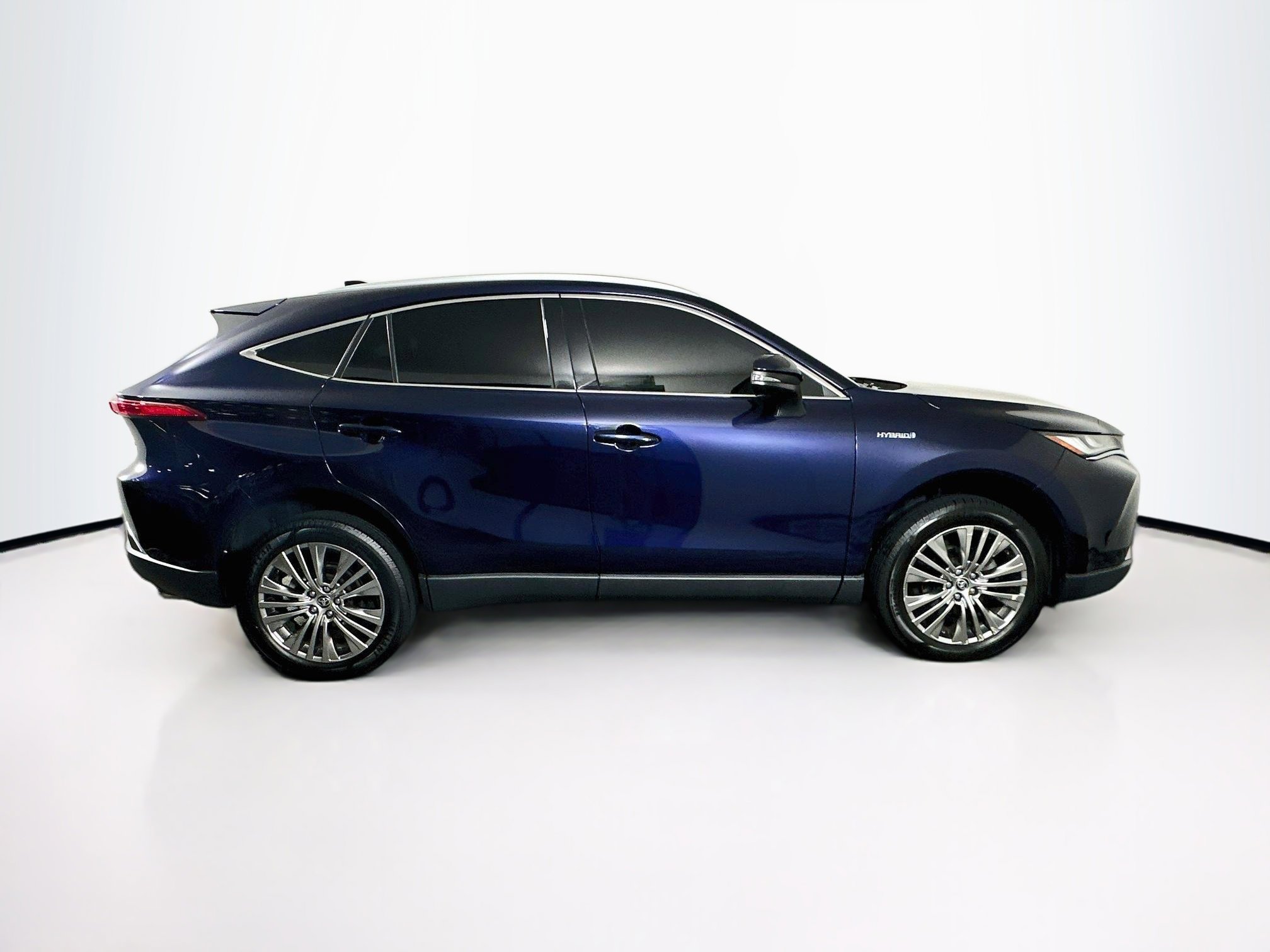Used 2021 Toyota Venza XLE w/ Softex Package AWD/4WD image 10
