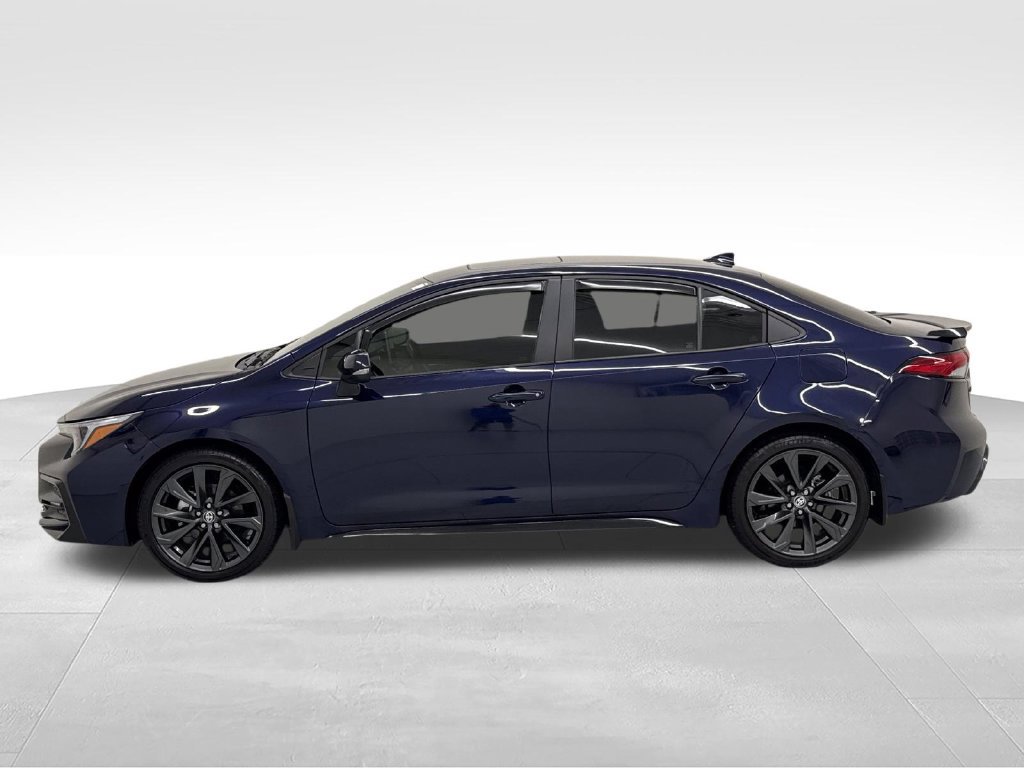 Used 2025 Toyota Corolla XSE FWD image 4