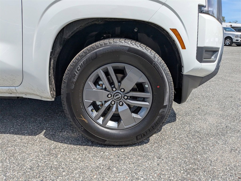 New 2025 Nissan Frontier SV image 12