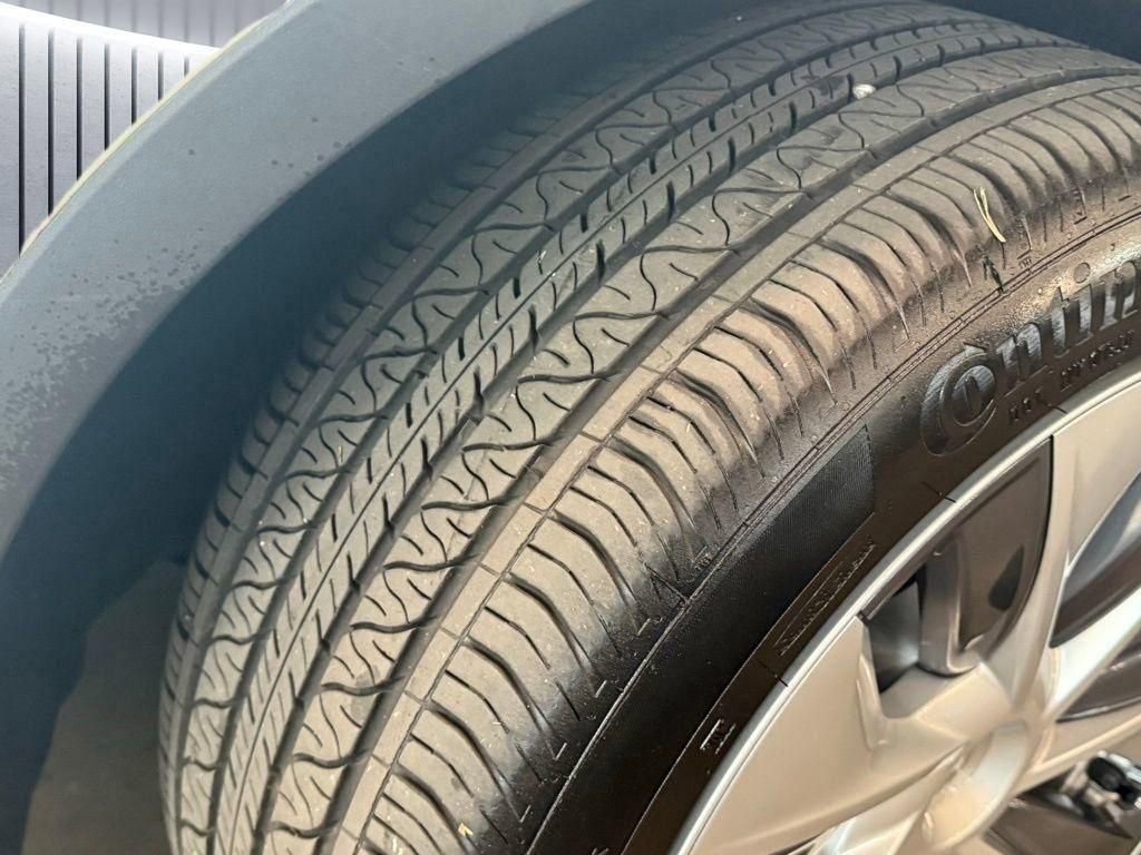 Used 2020 Tesla Model Y Long Range AWD/4WD image 19