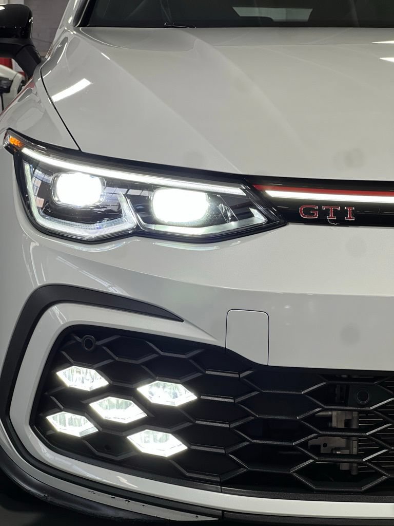 Used 2024 Volkswagen GTI SE FWD image 10