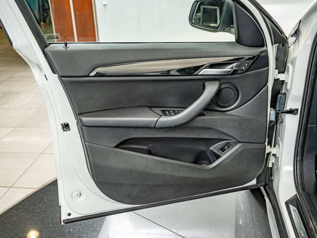 Used 2017 BMW X1 xDrive28i AWD/4WD image 19